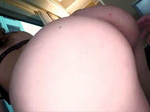 Is this sex genius squirting and convulsing in car?