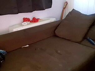 Solo Babe with Small Waist Masturbates Huge Ass with Toys for Daddy