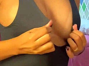 Ofere�o meu cuzinho para fazer meu primeiro anal tenho 18 anos rosa vermelha