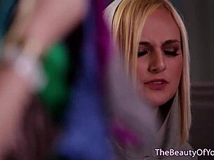 young lesbian babes licking pussy in 69