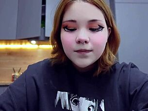 furiyssh performs a detailed mugbang session with her audience