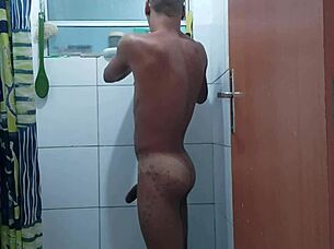 I woke up horny and came in the shower