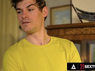 Cute babe alexa flexy prepares ass for deep anal