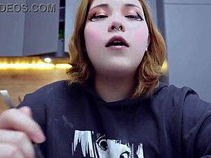 furiyssh performs a detailed mugbang session with her audience