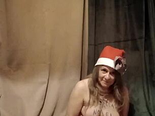 I am esclave f doing striptease and masturbation with magic wand