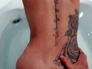 escort gives blowjob and pussy in jacuzzi at motel