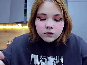 furiyssh performs a detailed mugbang session with her audience