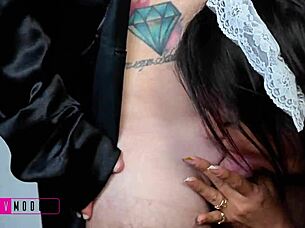 o poderoso chefinho - empregada limpa casa e transa com patrão jovem 18+ sensual facial cumshot.