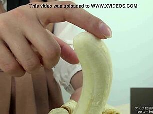 Watch this asian girl crush a banana with her hands in fetish video, so hot 😏