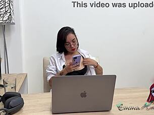 i masturbate in office while talking hot with gf