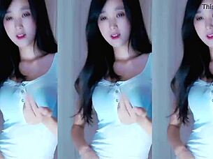 可爱中国女孩跳舞后被操