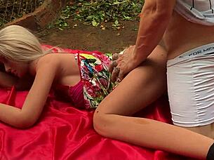 This blonde girl loves giving her ass to sex toys! 😍