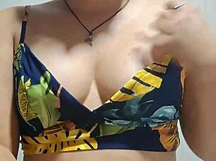 Mi Hermanastra Aprovecha Que Nos Dejan Solos Para Sacarme Todo El Semen