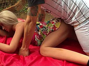 This blonde girl loves giving her ass to sex toys! 😍