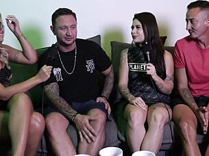 casada exibe boquete na chamada de vídeo com creampie e ejaculação feminina