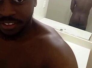 masturbating with mirror selfie for free