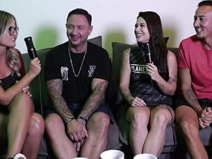 casada exibe boquete na chamada de vídeo com creampie e ejaculação feminina