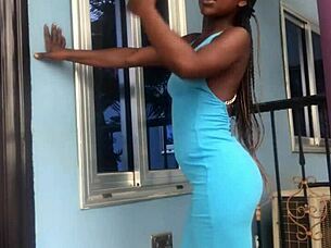 Crazy bitch twerking hard on that balcony view