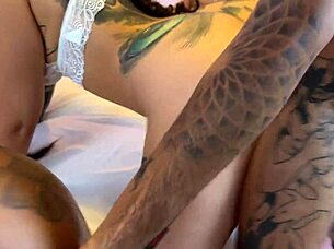 neighbor brings pizza, leads to hot threesome with leyne