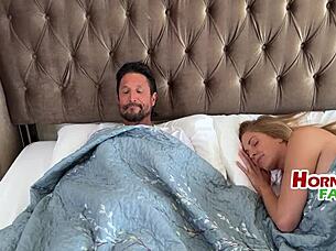 Step Dad's Sneaky Vr Scheme With Curvy Latina Teen