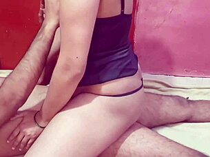 Hot indian padosi bhabhi ki mast jawani enjoying