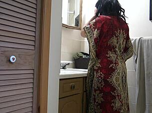 Pakistani Stepmother Shocked As Stepson Cums Inside Her Pussy During Rough Homemade Encounter