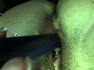 Solo vixen inserts vibrator in trimmed pussy