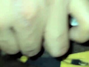 mr makehersquirt3k makes his wife squirt 😍