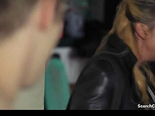 Edwige Baily Treve S01E02: Topless Sex Scene