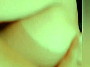 Hermosa Flaquita Blanquita Se Masturba Bien Rico Y Ense�a Su Linda Vagina