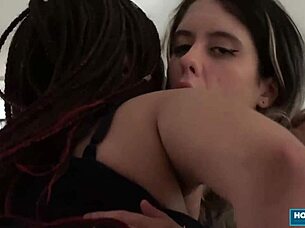 lucky dude has threesome with scarlett taylor and naomi