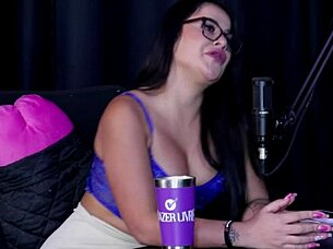 Gets hard with touch 😏