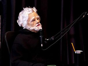 Alice Vasconcelos Reveals Tight Pussy in Public Stripper Show