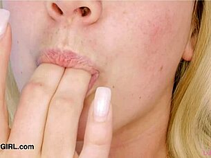 Sexy Blonde Teen Shows Her Amazing Body