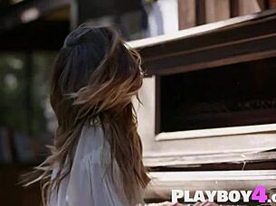 sara ames poses before carmella rose exposes body 😍