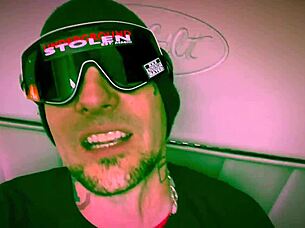 sexy tattooed babe's jerk off guide