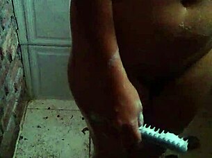 i'm deepthroating in the bathroom with a dirty amateur