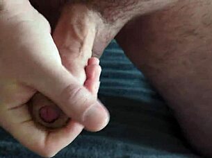 want to join this double masturbation session and watch each other cum?