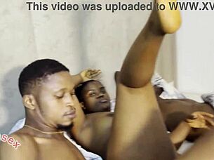 i fuck my best friend's husband before he sleeps, he doesn't discover us 😏