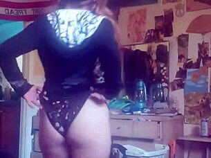 i tease my small tits and big ass before fucking myself