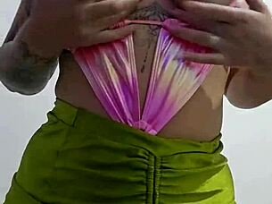 Miniskirt Flashing Makes Guys Hard In Usa