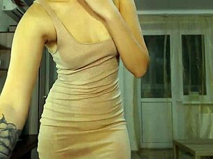 Beautiful Kris chats live on webcam!