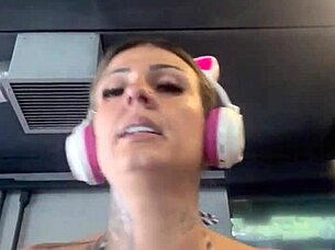 I was all sweaty and wet at the gym in front of Copacabana beach, my pussy wet and salty.