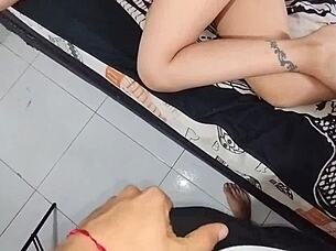 sexo diario con chica de cuarto termina en mamada y follada vaquerita