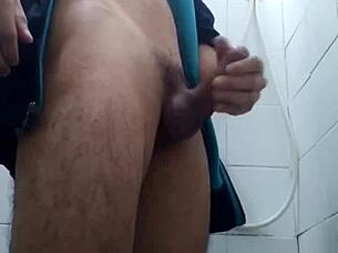 I masturbate solo with a big cumshot