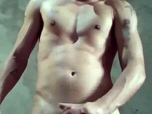 I masturbate solo with a big cumshot