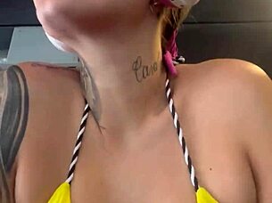 I was all sweaty and wet at the gym in front of Copacabana beach, my pussy wet and salty.