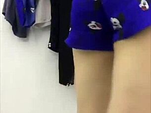 nha yen nhi shows off her big ass for some fun 😘