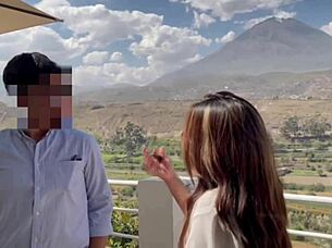 Real estate advisor fucks client tour