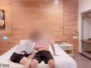 Teacher Arranges Students' Visit Home for Lesson